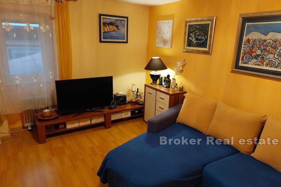 Split sentrum - Leilighet med hage i steinhus