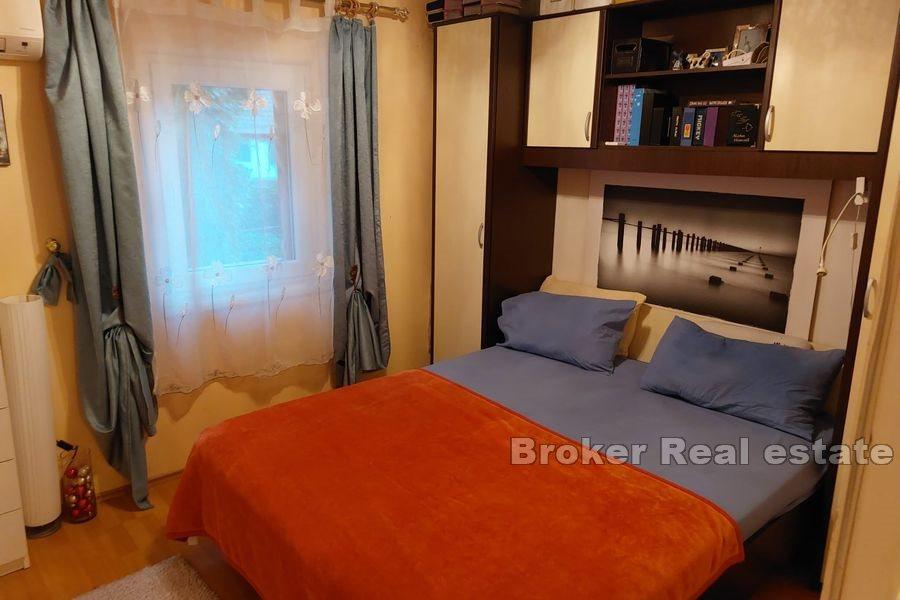 Split sentrum - Leilighet med hage i steinhus