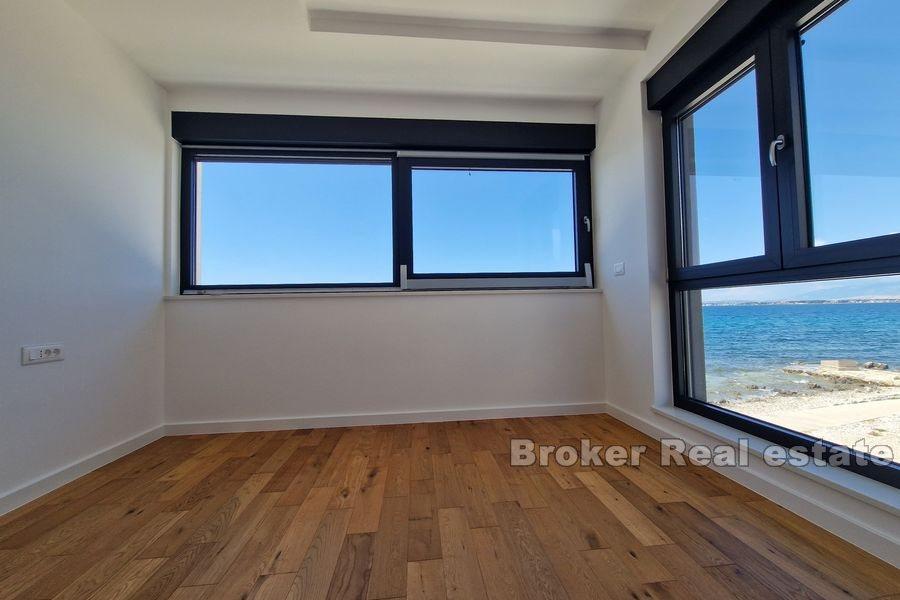 Nær Zadar - Penthouse i første rad til sjøen