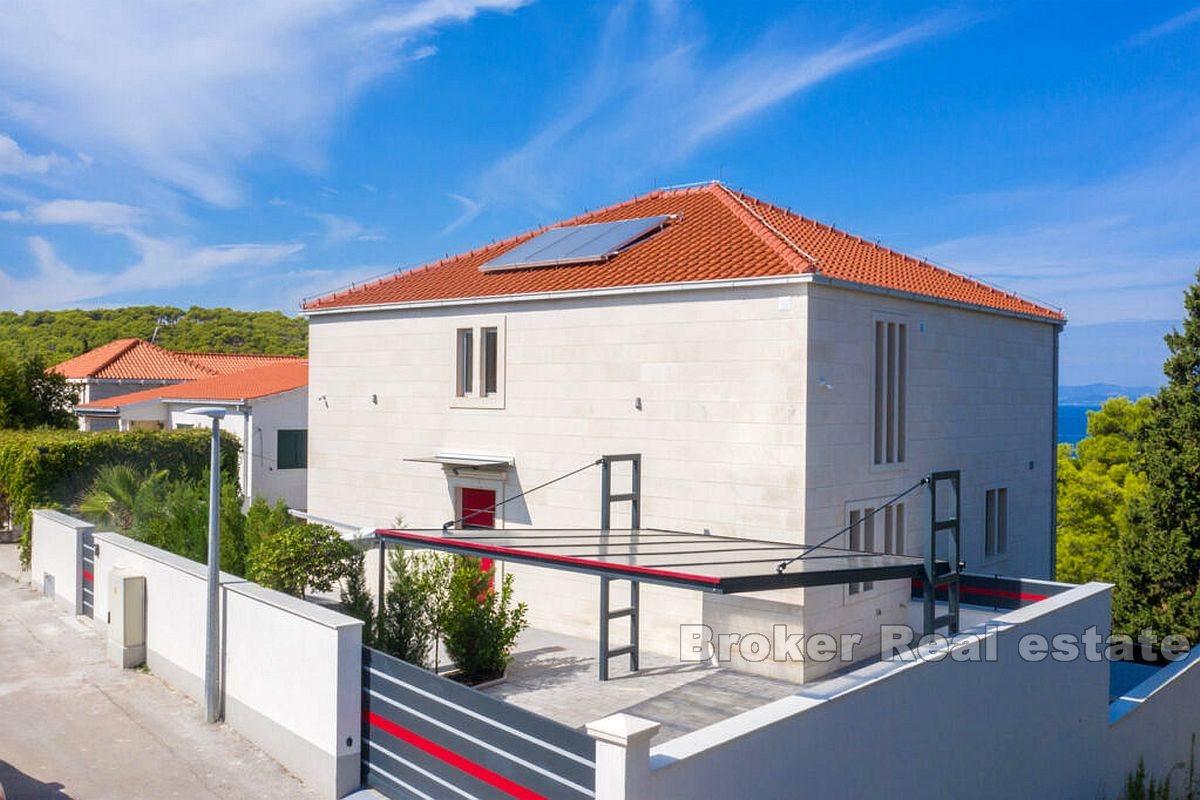 Brač - Vila s bazénom a otvoreným výhľadom na more