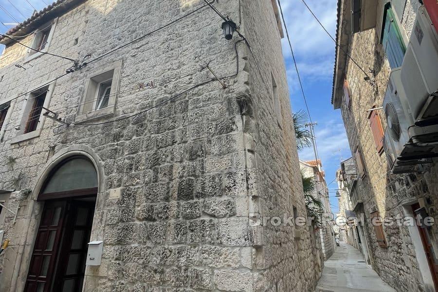 Trogir - Kamenný dům v centru