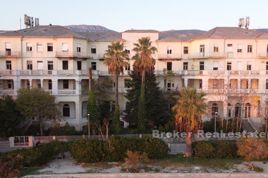 Kastela - Hôtel au premier rang de la mer