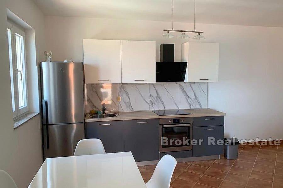 Pag - Apartmán ve druhé řadě od moře