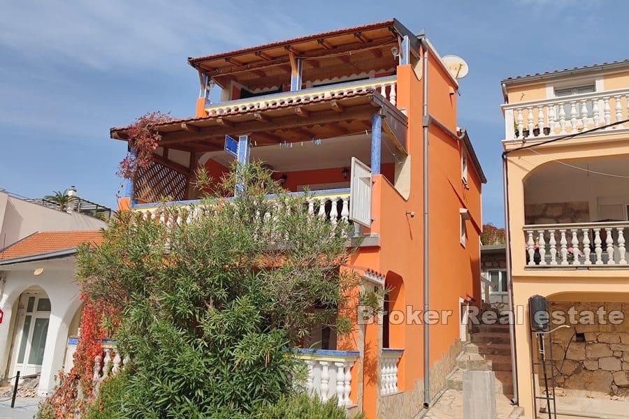 Šibenik - Apartmanska kuća prvi red do mora