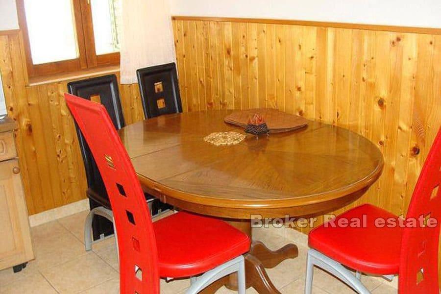 Šibenik - Apartmanska kuća prvi red do mora