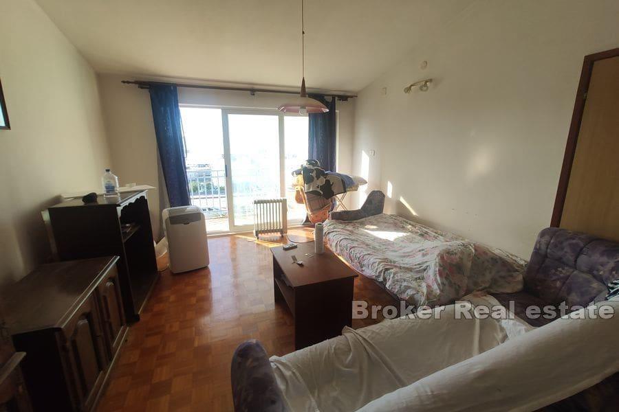 Kastela - Bliźniak, pierwszy rząd do morza