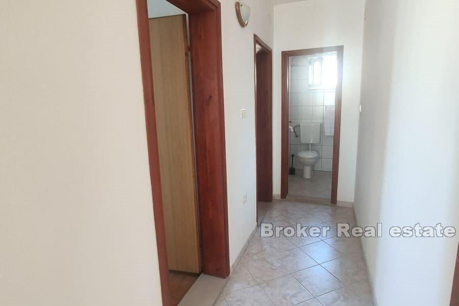 Kastela - Bliźniak, pierwszy rząd do morza