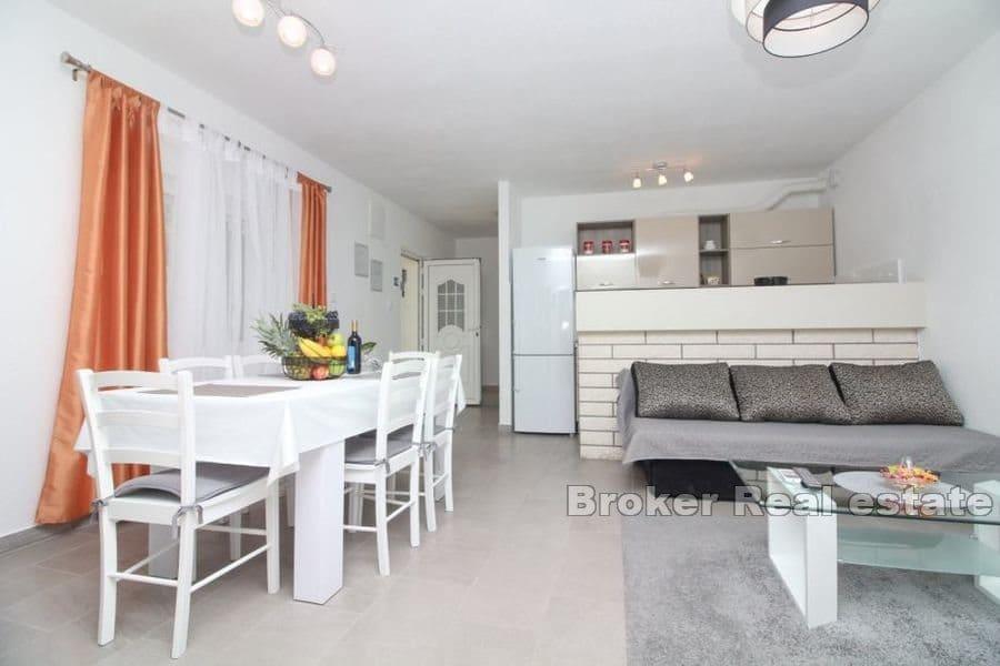 Rogoznica - House with pool near the sea