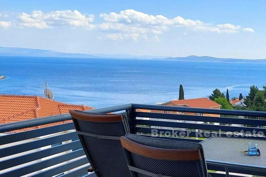 Island of Ciovo - Apartment with roof terrace and sea view
