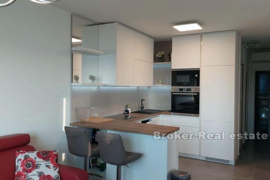 Island of Ciovo - Apartment with roof terrace and sea view