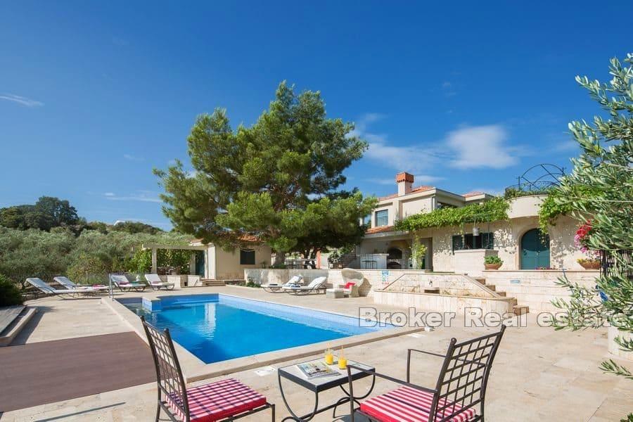 Trogir - Estate with a panoramic sea view
