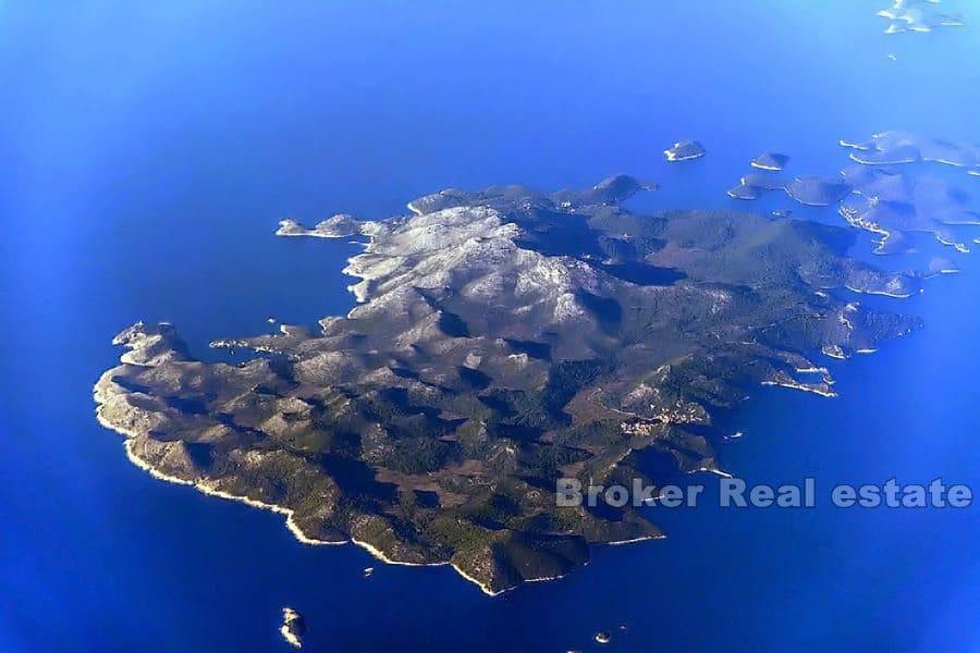 Otok Lastovo - Građevinsko zemljište prvi red do mora