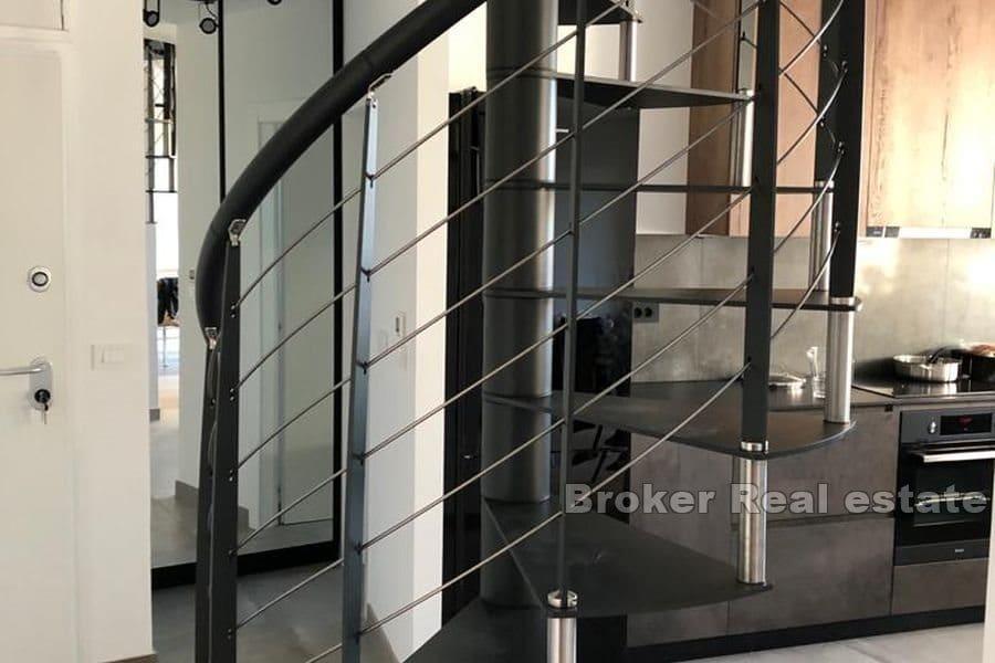 Brac - Villa de luxe au premier rang de la mer