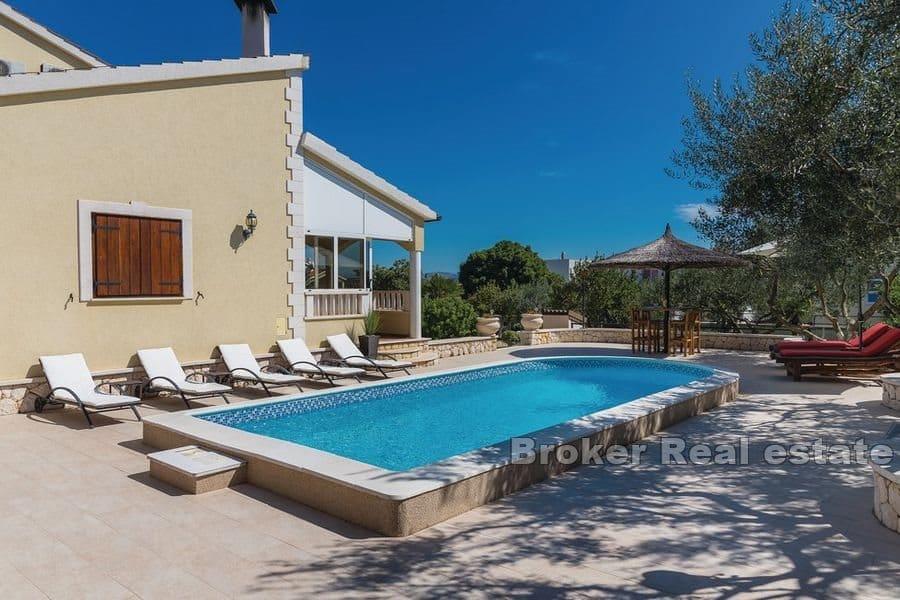 Vodice - Luxusná vila s bazénom