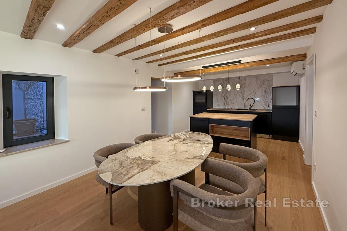 Šibenik - Luxusní apartmán v první řadě k moři