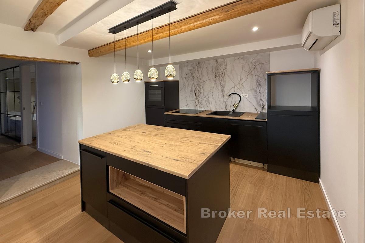 Šibenik - Luxusní apartmán v první řadě k moři