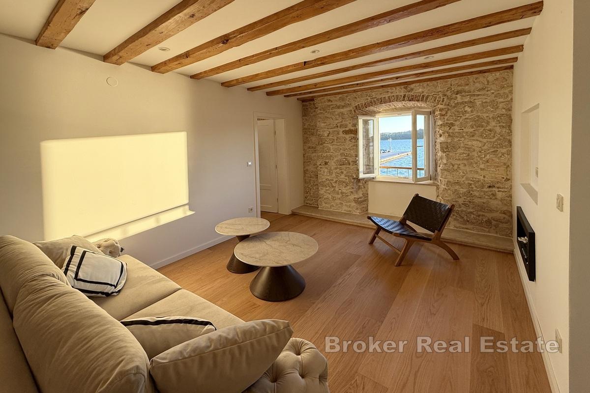 Šibenik - Luxusní apartmán v první řadě k moři