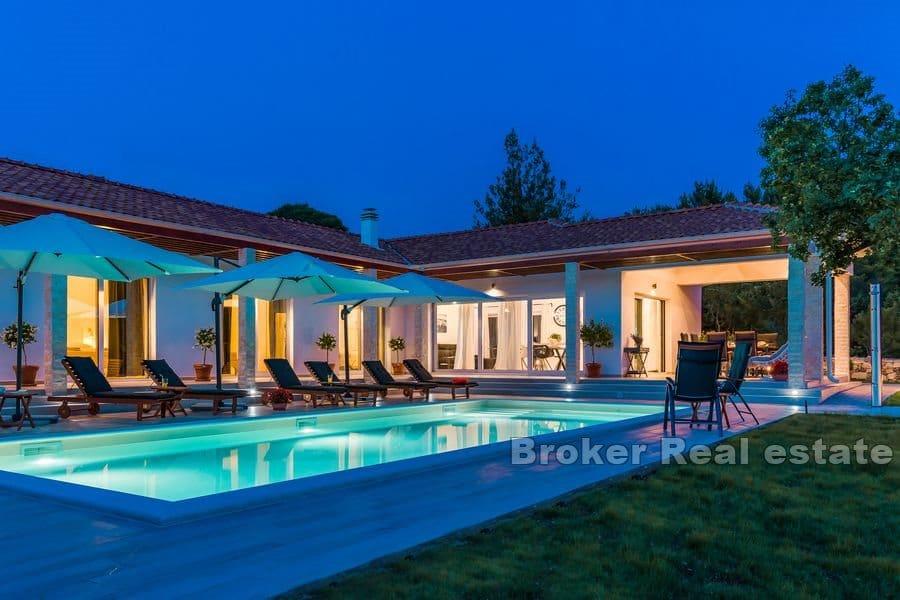 Šibenik - Luxusní vila s bazénem