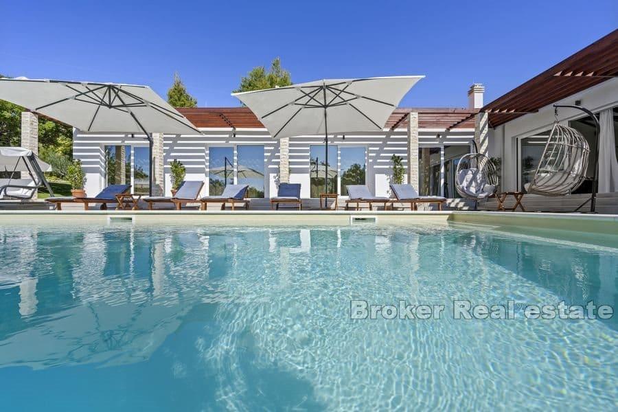Šibenik - Luxusní vila s bazénem