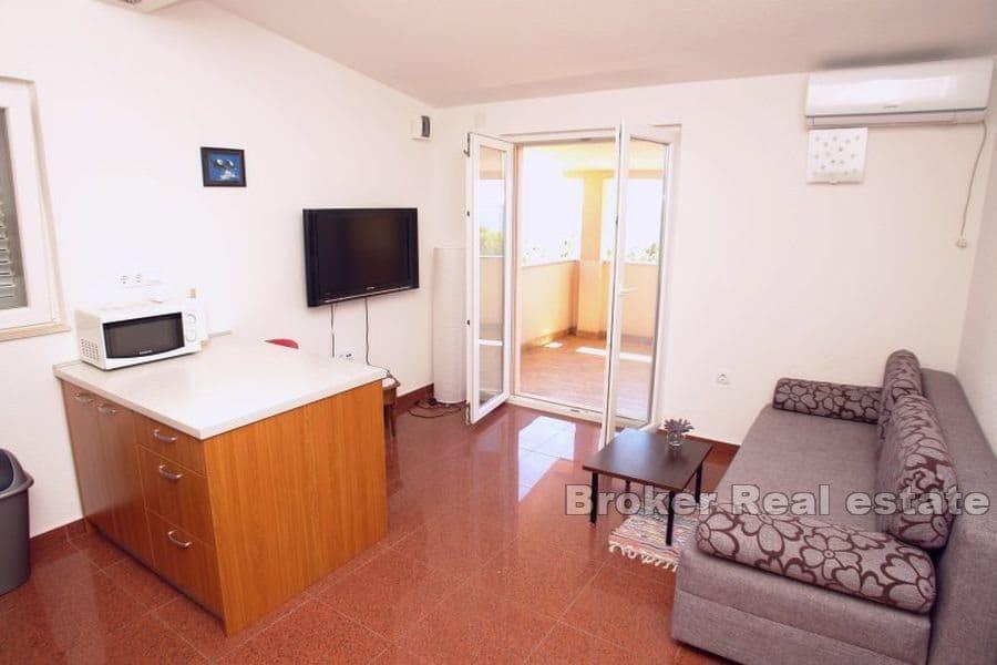 Pag - Dům s bazénem, první řada k moři