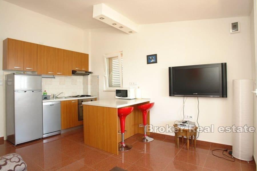 Pag - Dům s bazénem, první řada k moři