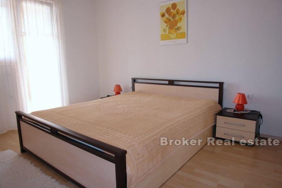 Pag - Dům s bazénem, první řada k moři