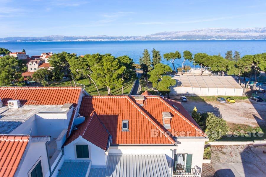 Brac - Apartment first row to the sea