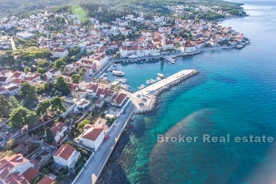 Brac - Apartment first row to the sea