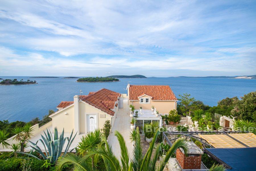 Šolta - Apartmánový dům v první řadě k moři