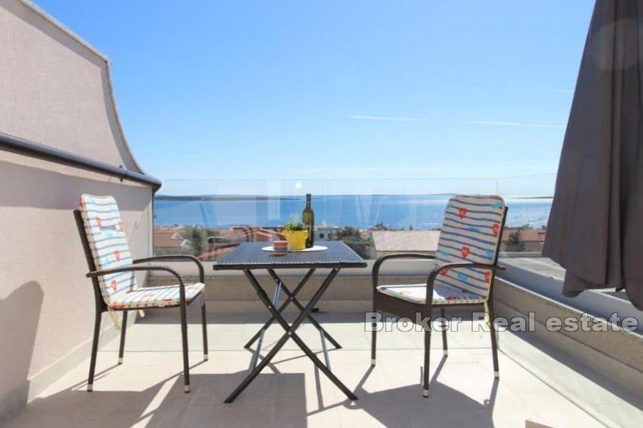 Pag - Immeuble avec vue sur la mer