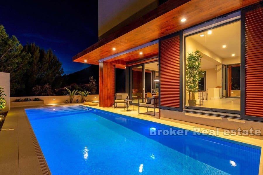 Korčula - Vila s bazénem v první řadě k moři