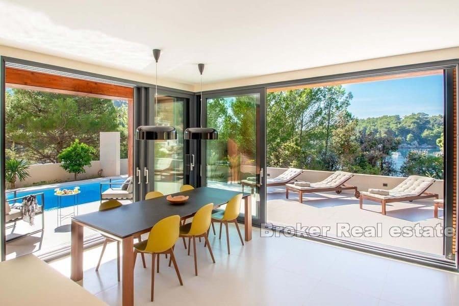 Korčula - Vila s bazénem v první řadě k moři