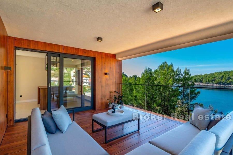 Korcula - Villa with pool in the first row to the sea