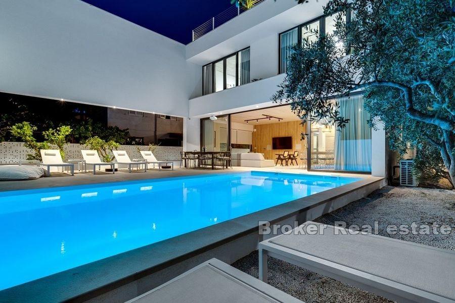 Brac - Modern villa med pool