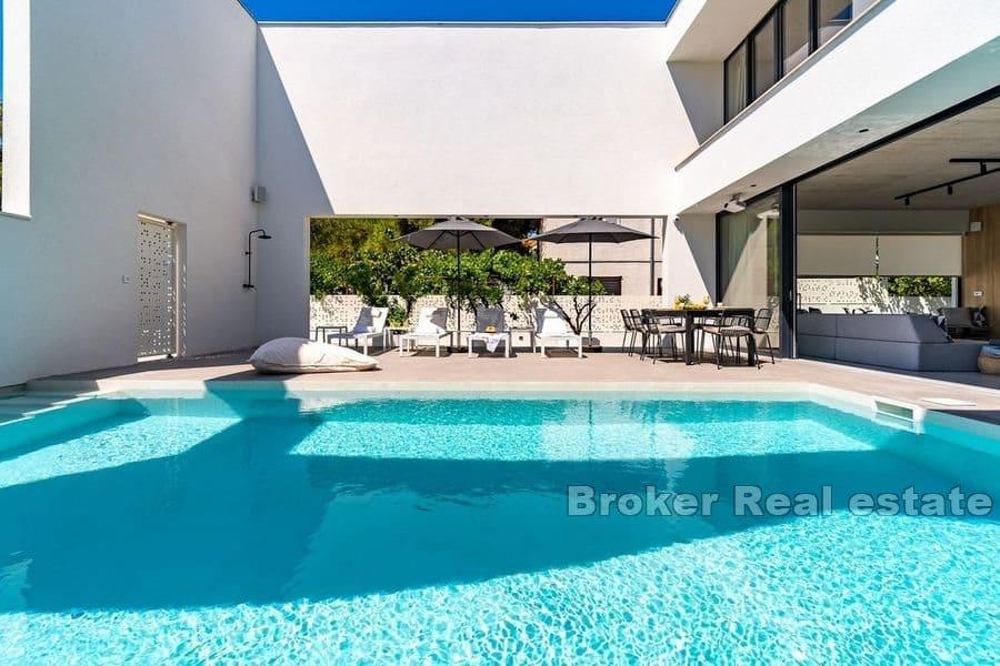 Brac - Villa moderne avec piscine