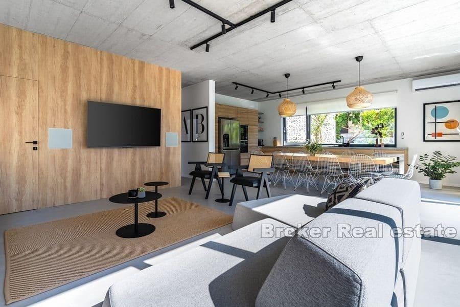 Brac - Villa moderna con piscina