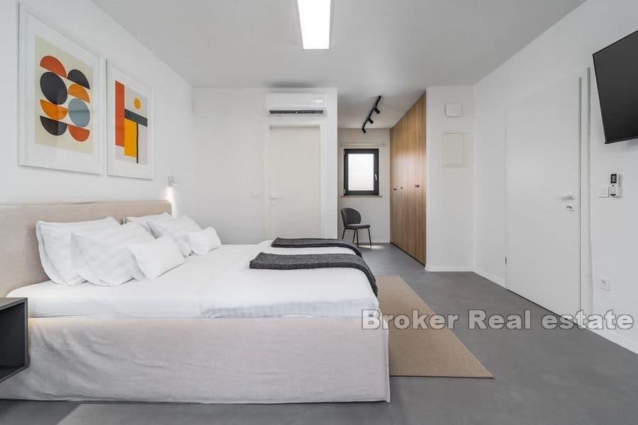 Brac - Moderne Villa mit Pool