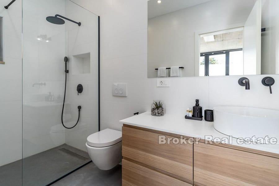 Brac - Moderne Villa mit Pool