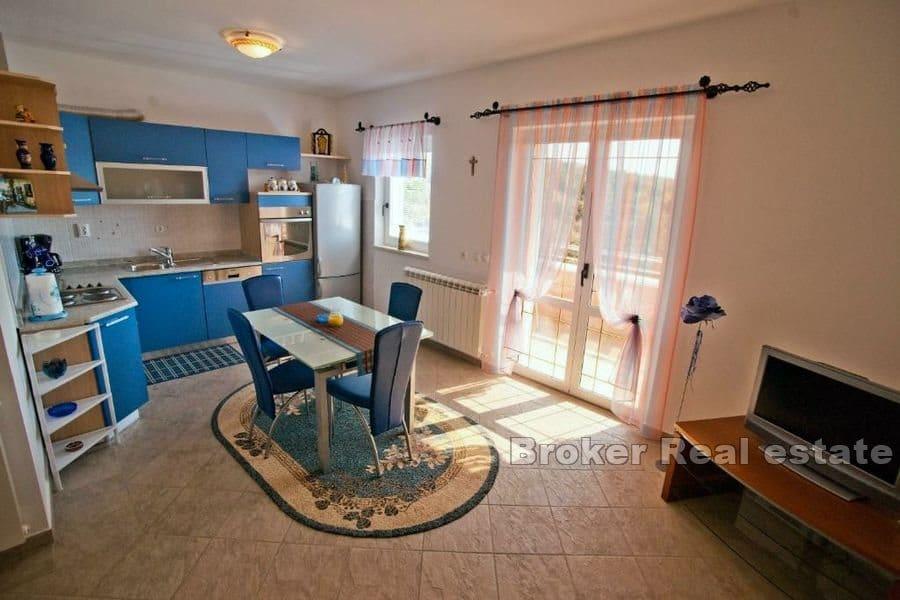 Primosten - Mehrfamilienhaus mit Pool