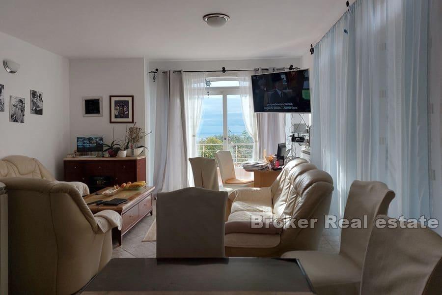 Primosten - Immeuble avec piscine