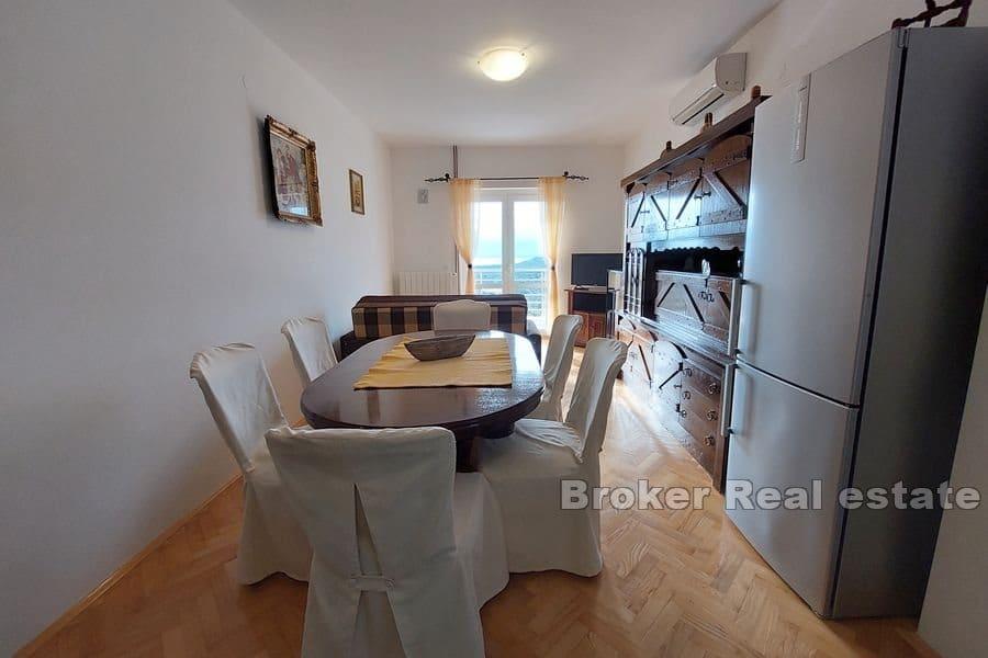 Primosten - Immeuble avec piscine