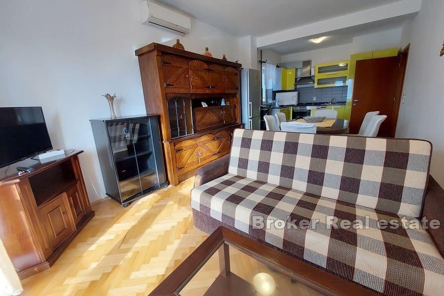 Primosten - Palazzina con piscina