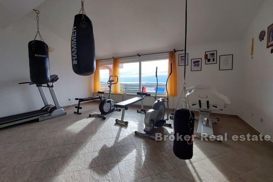 Primosten - Immeuble avec piscine