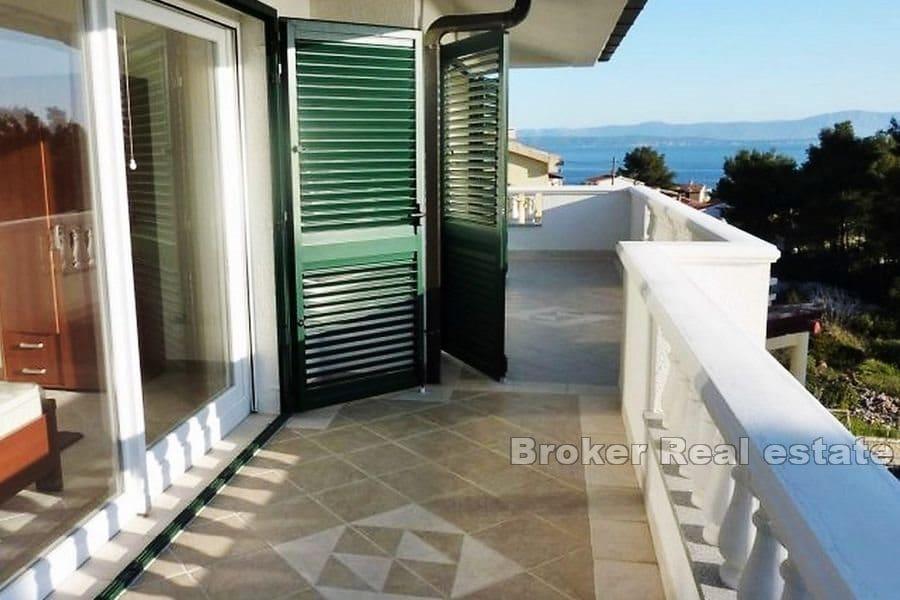 Wyspa Solta - Dom z basenem i otwartym widokiem na morze