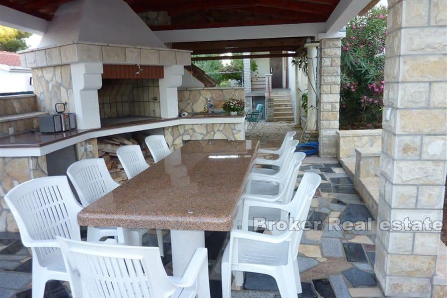 Wyspa Solta - Dom z basenem i otwartym widokiem na morze