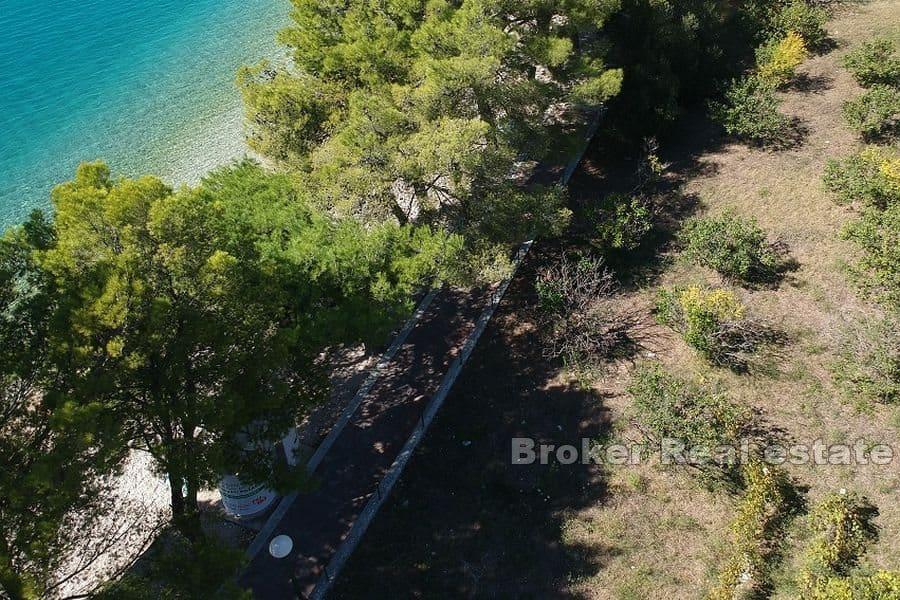 Makarska - Pozemek pro hotel v první řadě k moři