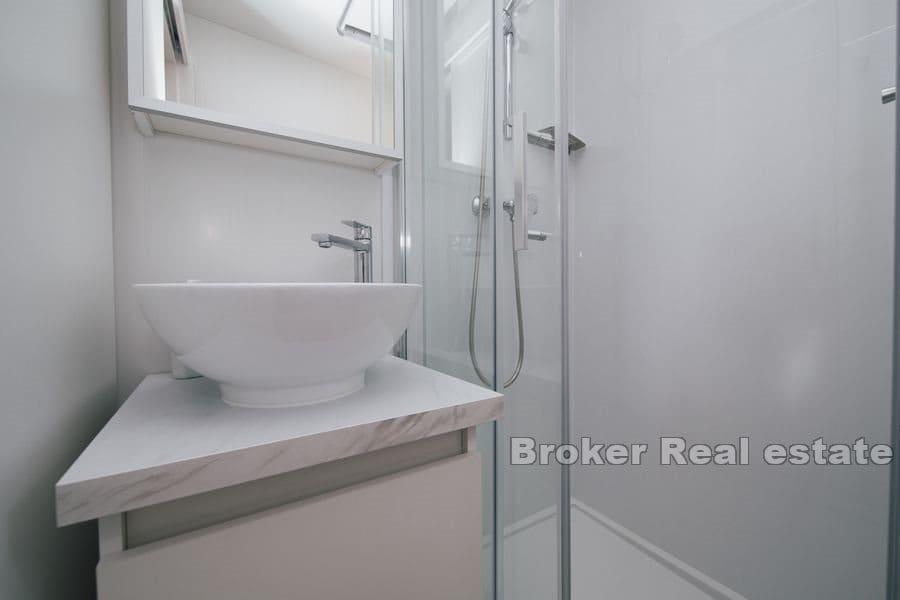 Crikvenica - Mobile homes in a tourist resort