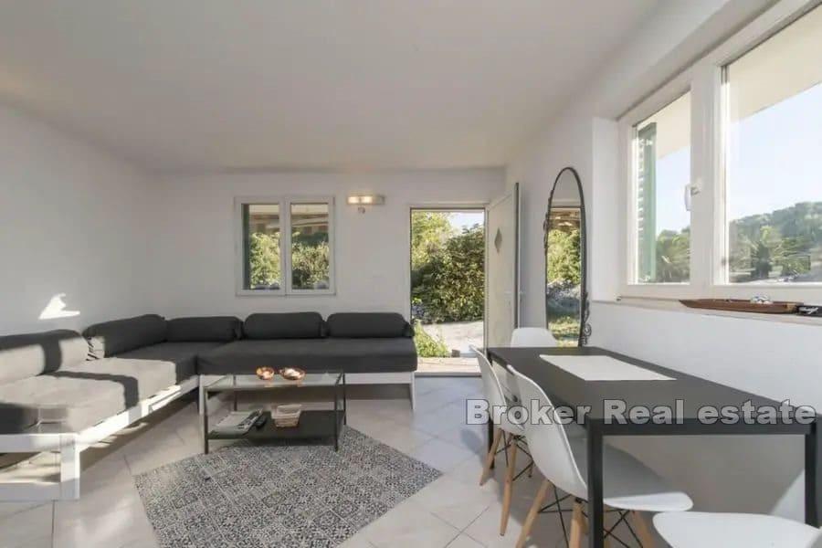 Solta - Steinhus nær sjøen