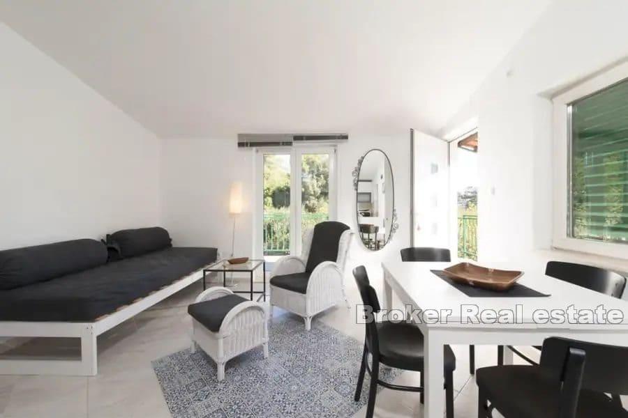 Solta - Steinhus nær sjøen