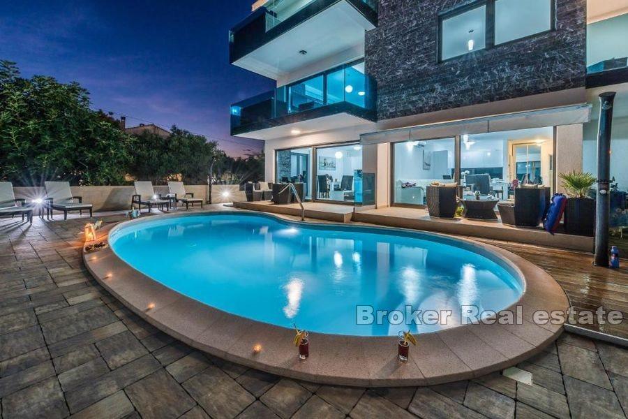 Island of Vir - Modern fastighet med sex lyxlägenheter vid havet